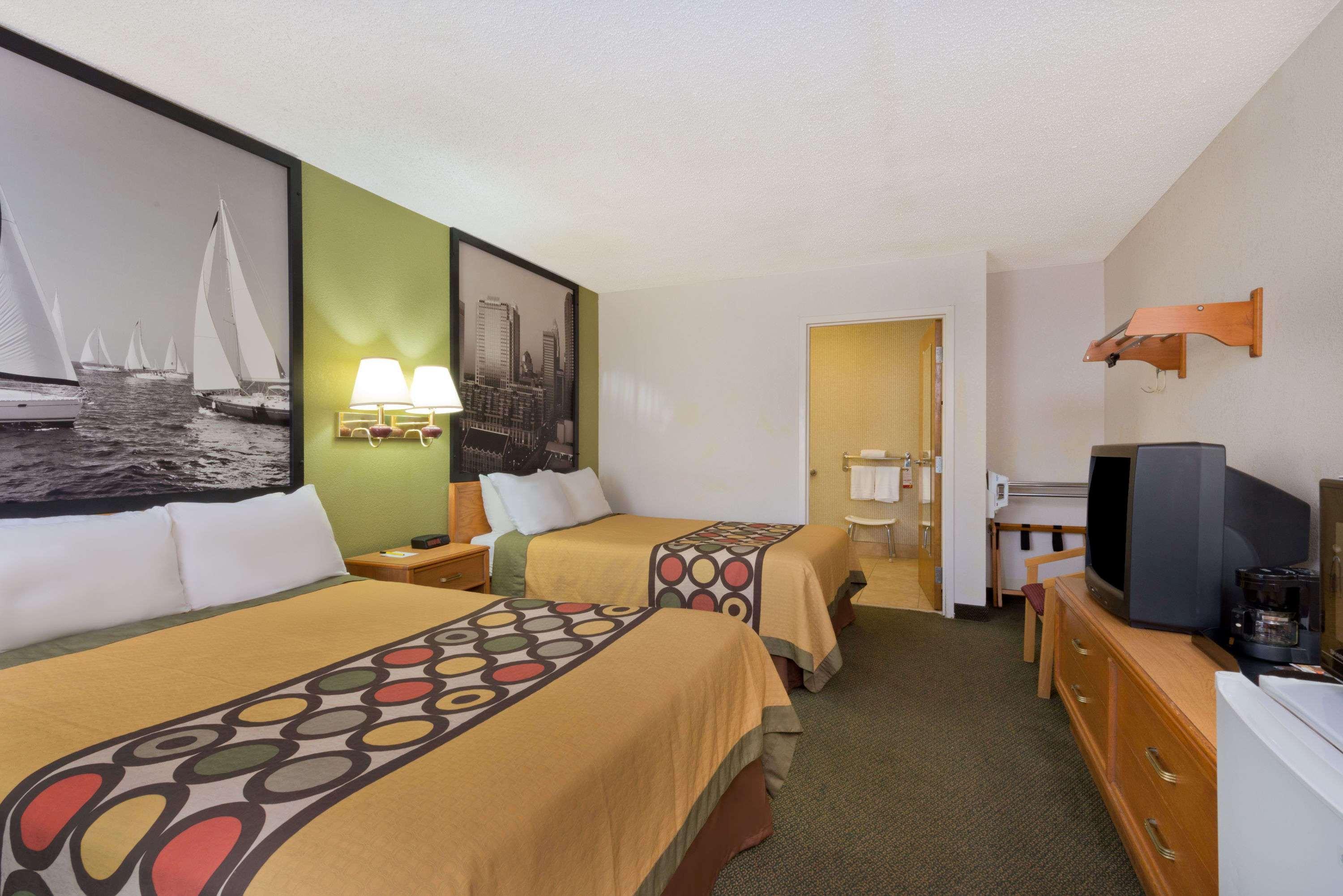 Super 8 By Wyndham Huntersville/Charlotte Area Exterior foto