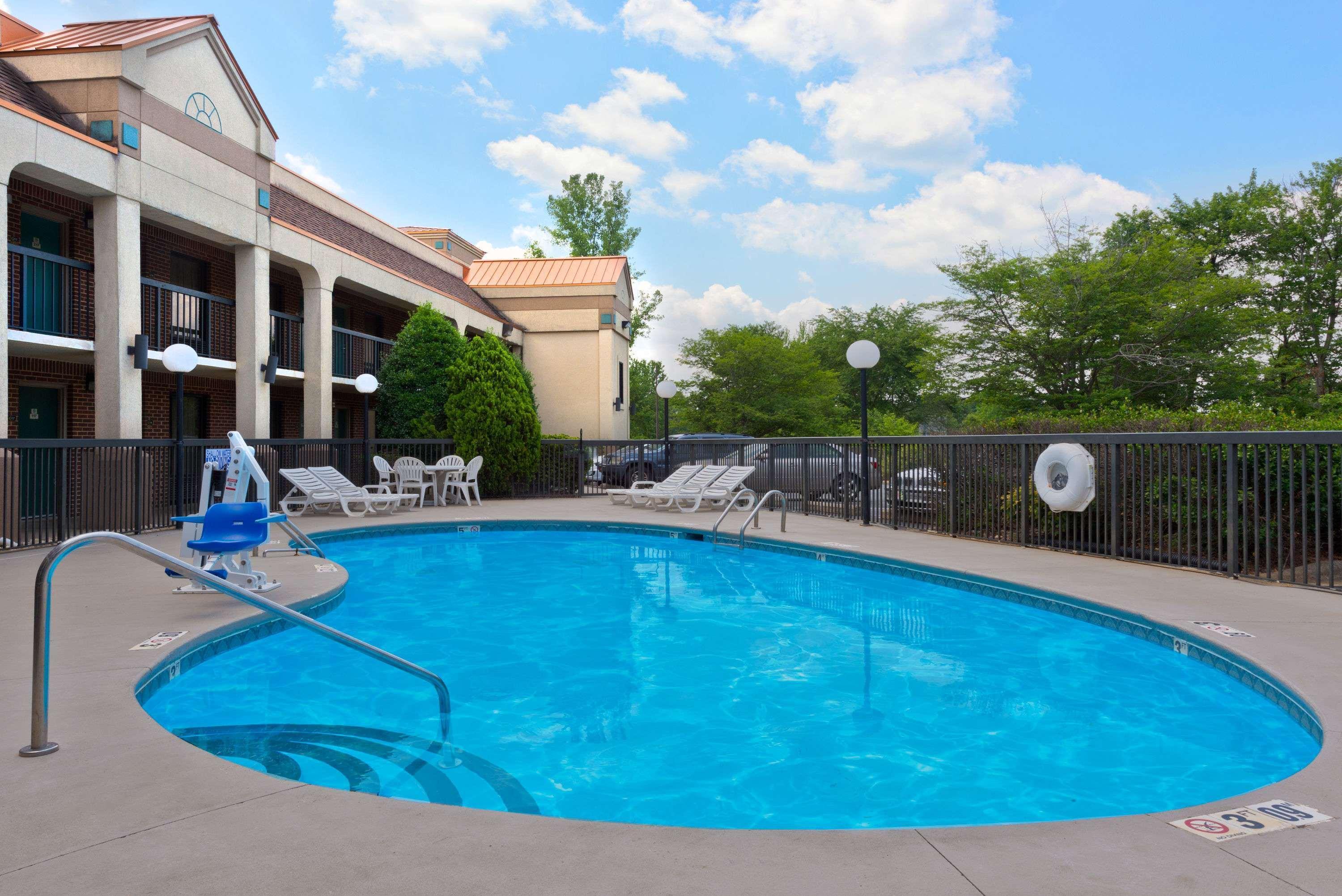 Super 8 By Wyndham Huntersville/Charlotte Area Exterior foto